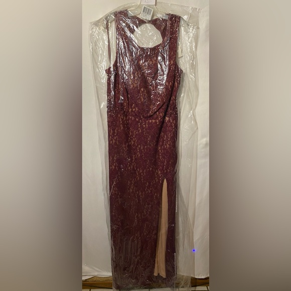 David's Bridal City Triangles Wine Red Lace Mermaid Beaded Sides Size 21 XXL - Picture 4 of 11